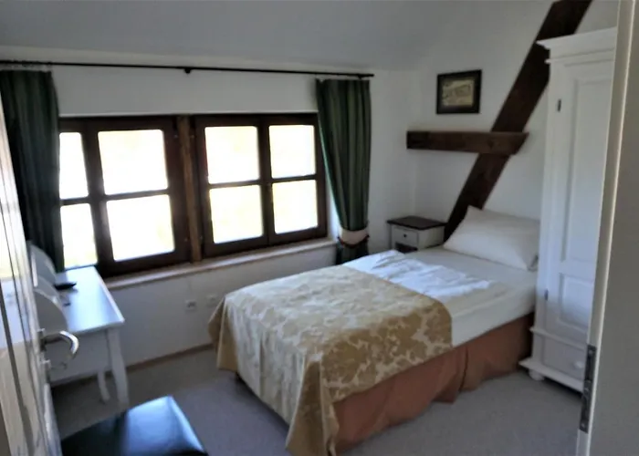 Otel Schlossresidenz Heitzenhofen