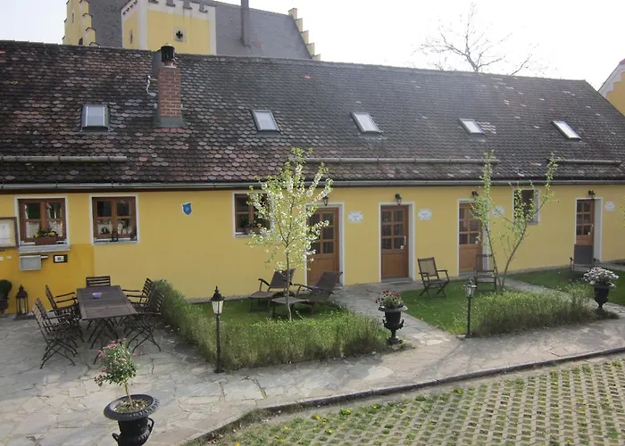 Schlossresidenz Heitzenhofen 3*