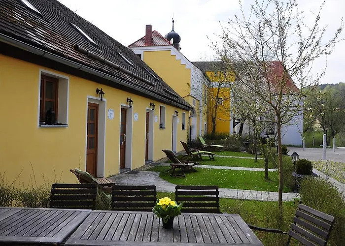 Otel Schlossresidenz Heitzenhofen 3*