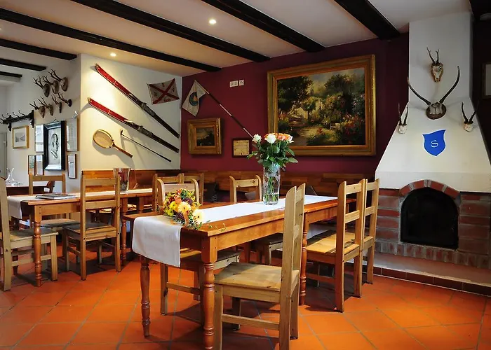 Schlossresidenz Heitzenhofen Otel 3*