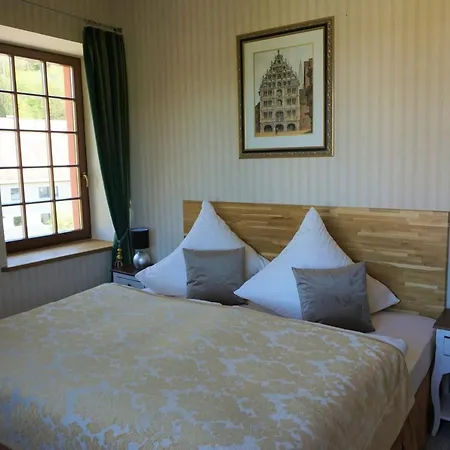 Schlossresidenz Heitzenhofen 3*