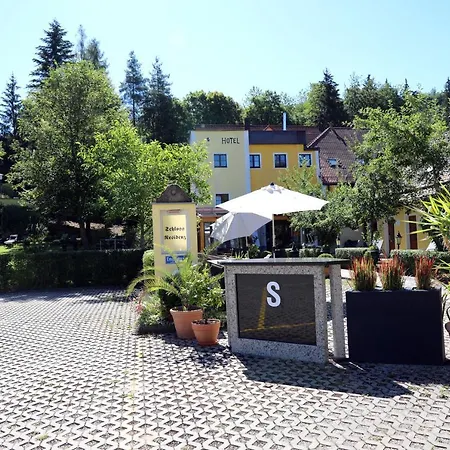Hotel Schlossresidenz Heitzenhofen 3*