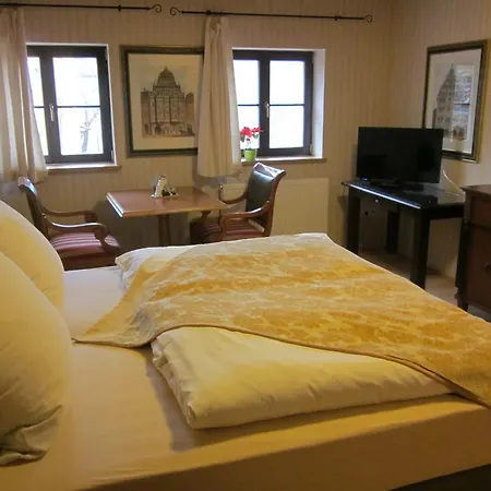 Schlossresidenz Heitzenhofen Hotel