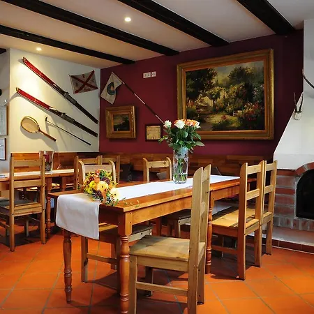 Schlossresidenz Heitzenhofen Отель 3*