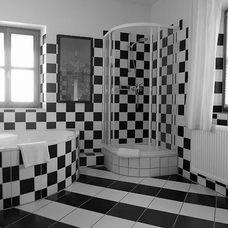 Schlossresidenz Heitzenhofen Hotel 3*