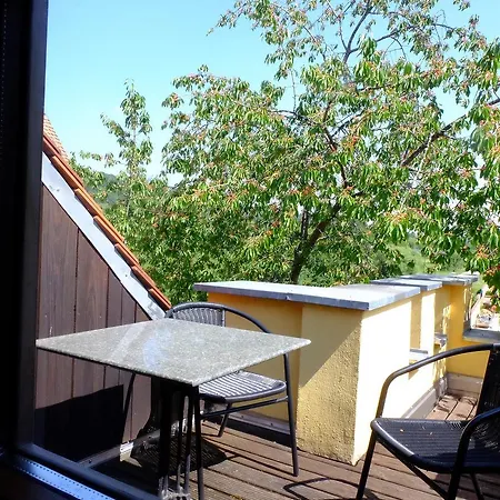 Schlossresidenz Heitzenhofen 3*