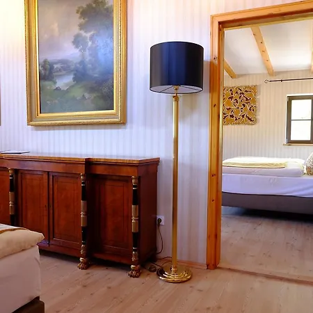 Schlossresidenz Heitzenhofen Hotel