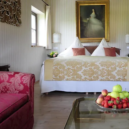 Hotel Schlossresidenz Heitzenhofen 3*