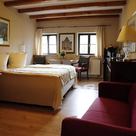 Schlossresidenz Heitzenhofen Hotel
