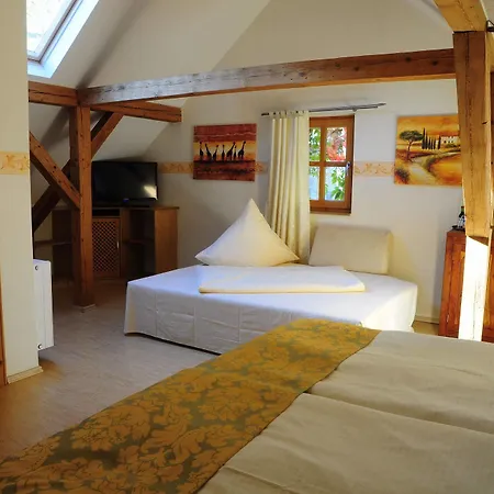 Hotel Schlossresidenz Heitzenhofen 3*