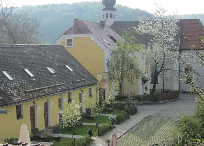 فندق Schlossresidenz Heitzenhofen 3*