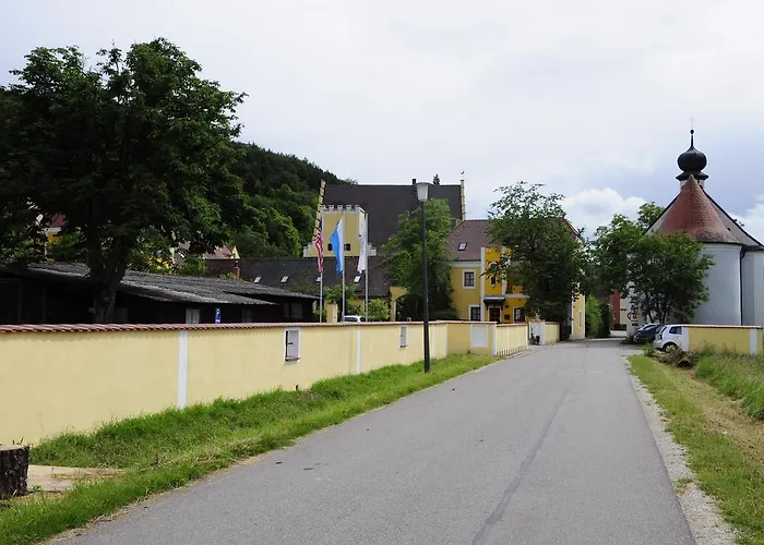 فندق Schlossresidenz Heitzenhofen 3*
